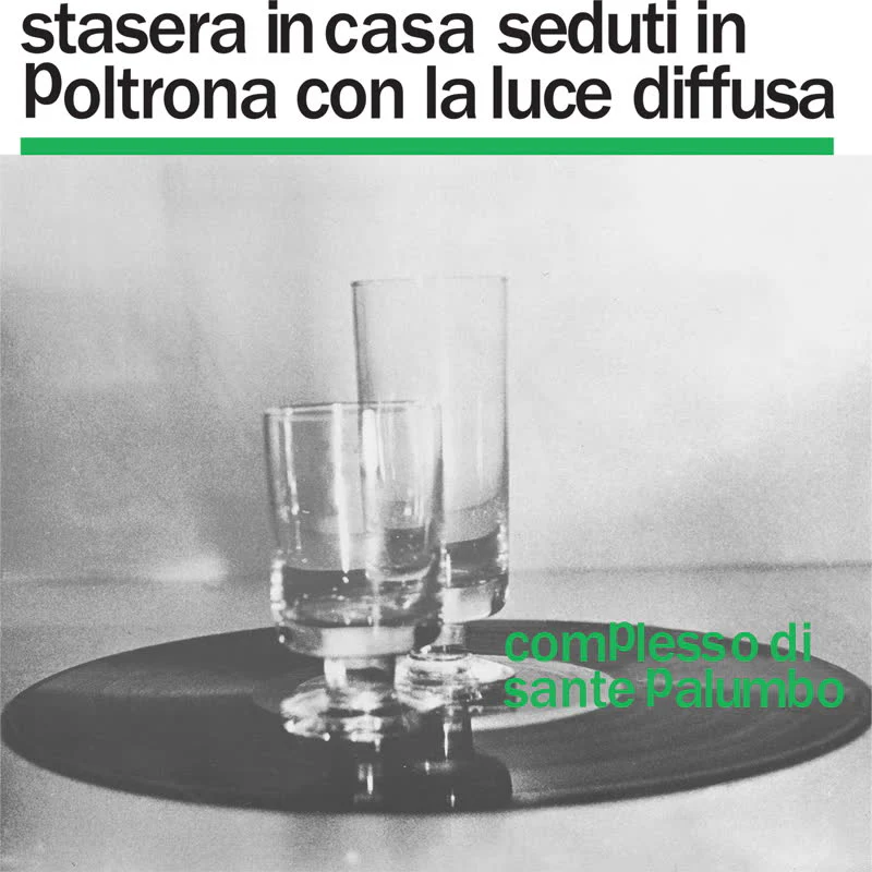 Stasera In Casa Seduti In Poltrona Con La Luce Diffusa